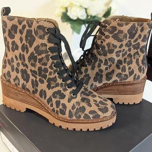 Vince Camuto•Leopard Debsen lug sole boot• size 11 |